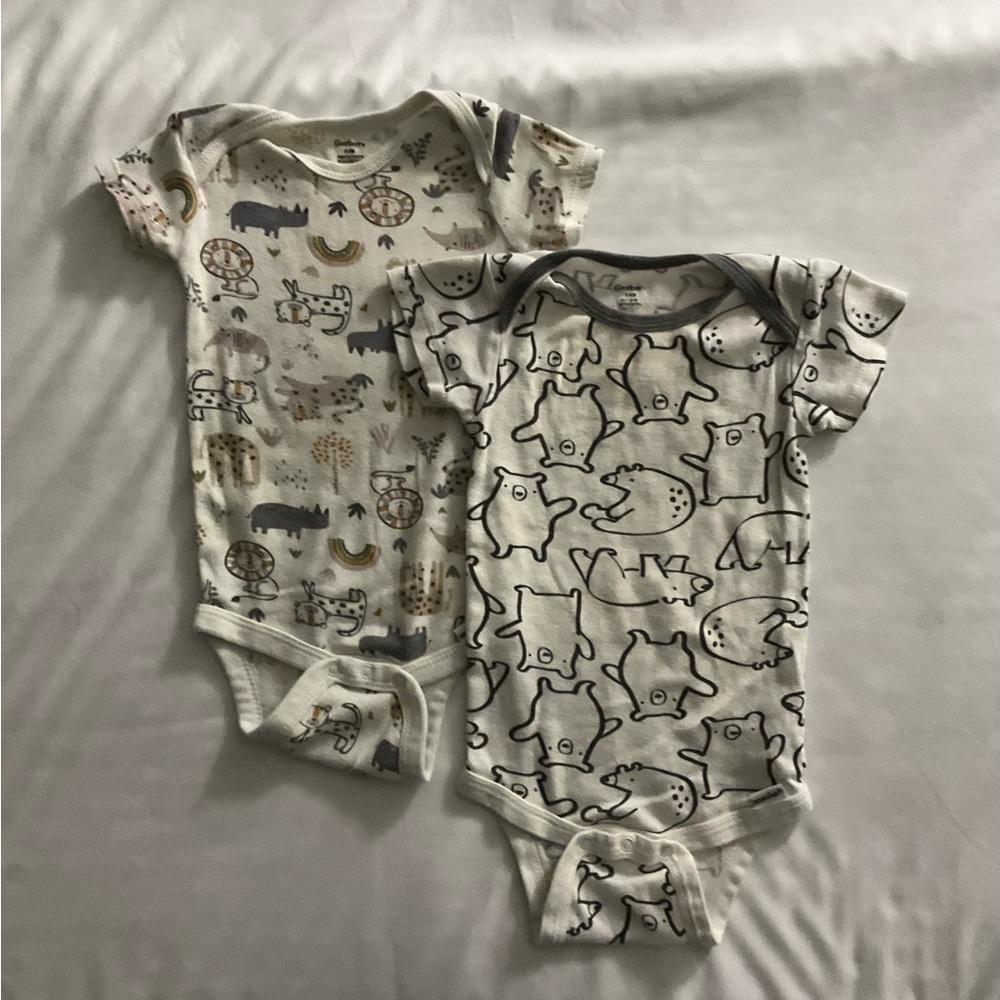 Gerber Baby Onesies 6 piece Set - Gray tones. Size 6-9 months - Picture 6 of 8
